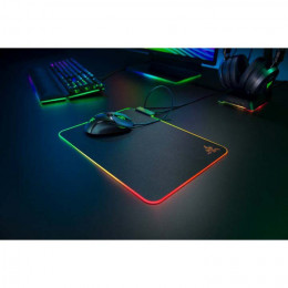 Razer Firefly V2 Speed Control (RZ02-03020100-R3M1)